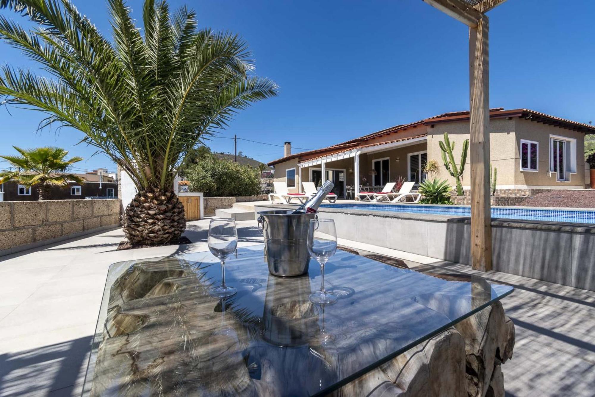 Casa Las Palmeras กรานาดิลญา เด อาโบนา ภายนอก รูปภาพ